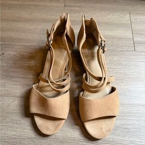 Eileen Fisher Tan Strappy Open-Toe Sandals